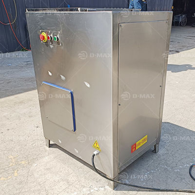 Máquina elétrica de moagem de carne de aço inoxidável para moagem de blocos de carne em ambiente industrial